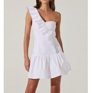 Astr the Label, BNWT, Elegant White One-Shoulder Dress - Small